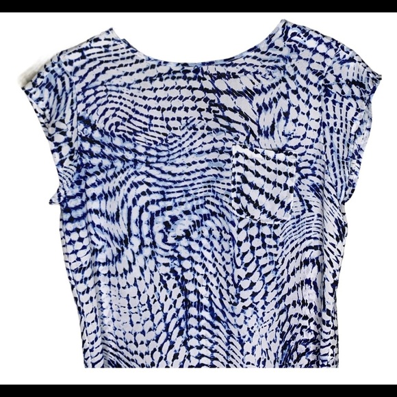VIOLET & CLAIRE (Anthropologie) Mermaid Print Blouse With Cap Sleeves Blue Small - Picture 3 of 7
